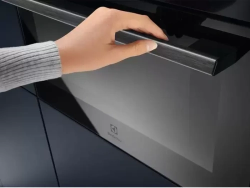 Духовой шкаф Electrolux EVL8E08Z фото 4