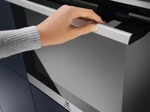 Духовой шкаф Electrolux EOE7P31X фото 5