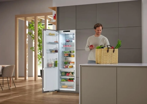 Встраиваемый холодильник Miele K 7747 C фото 2