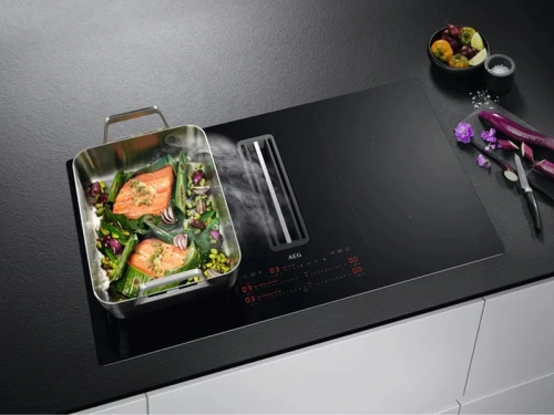 Варочная панель со встроенной вытяжкой AEG CCE84779CB фото 8