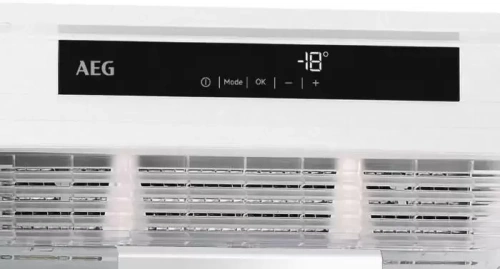 Встраиваемая морозильная камера AEG ABR818F6NC фото 3