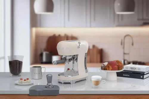 Кофемашина Smeg ECF02CREU фото 8